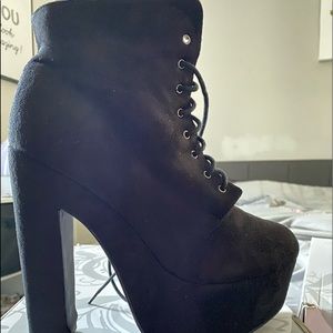 Definitely worn! Box in good condition.